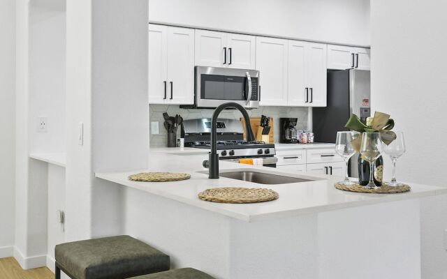 TWO Glendale CozySuites with Pool 2 & 9