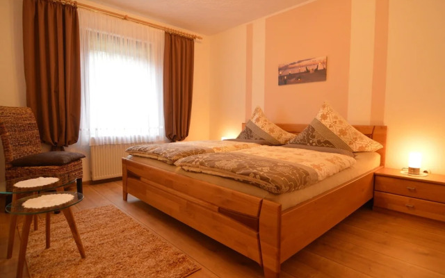 Spacious Apartment In Deudesfeld With Garden