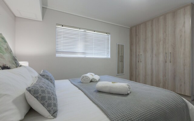 Waters Edge 506 by CTHA