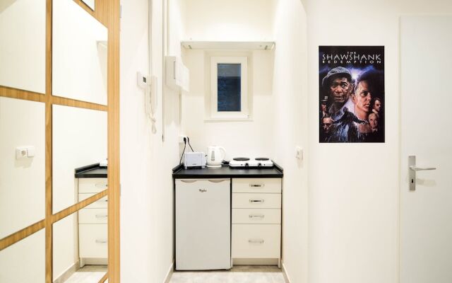 Prison Apartment - Locked up in Prague