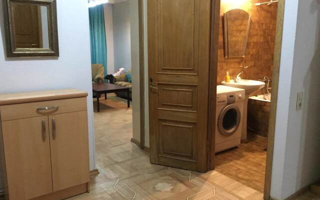 Republic Square apt&Tours
