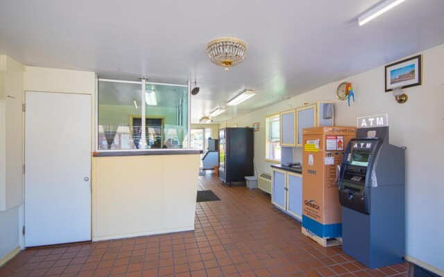 Centralia Motel Near Downtown by OYO