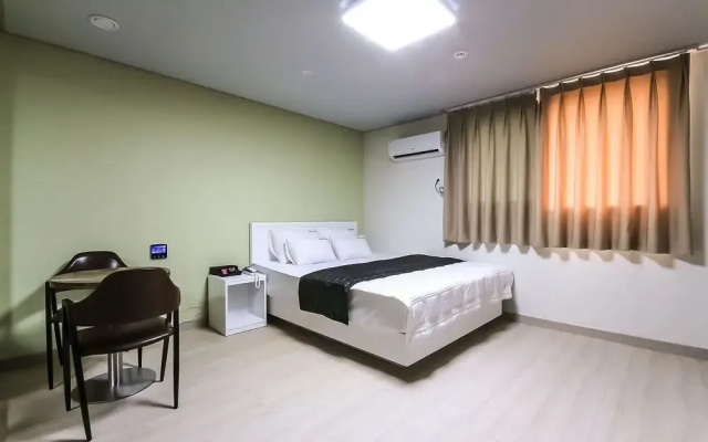 Yeongcheon YOLO Self check-in Motel