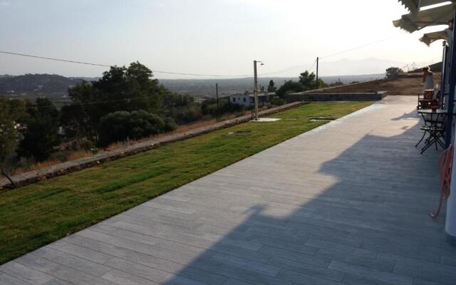 Isidoros Apartments