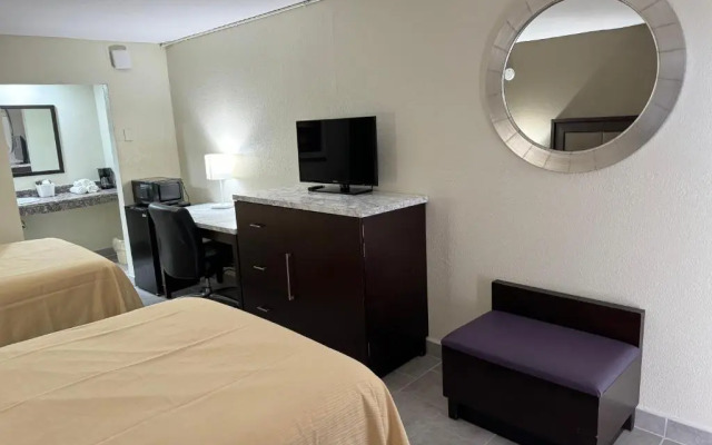 River Palm Hotel