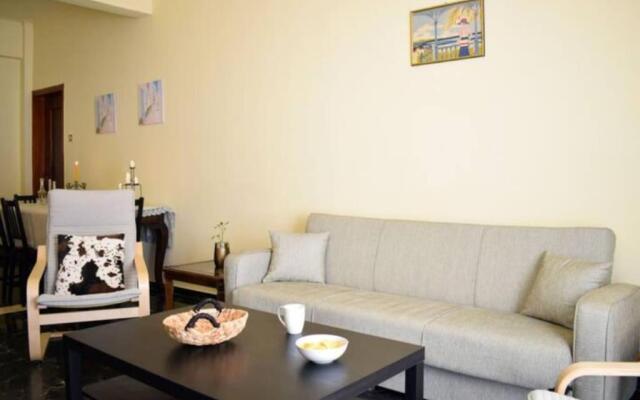 Marble Cool 2-bedroom Down Town Yard House