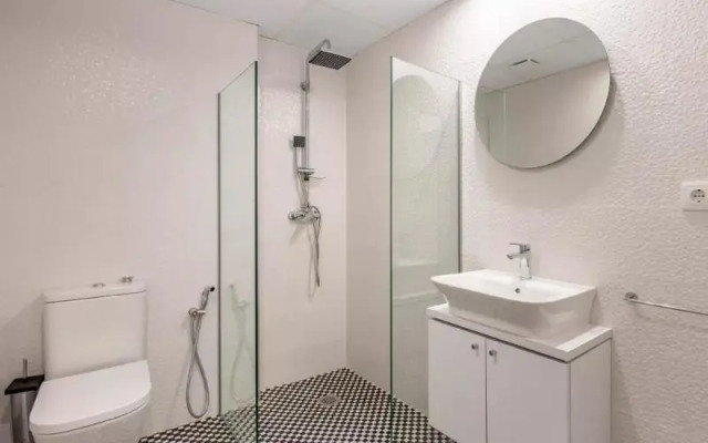 Apartamentos Puerta Elvira Suites 3000