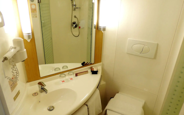 ibis Jakarta Senen