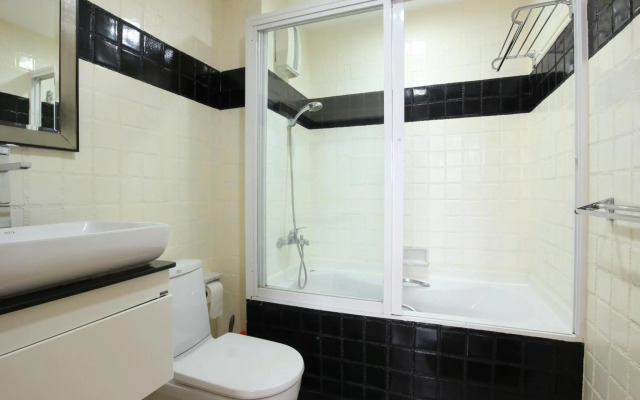 Serena Sathorn Suites