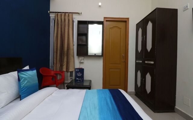 OYO 9847 Hotel Blue Empire