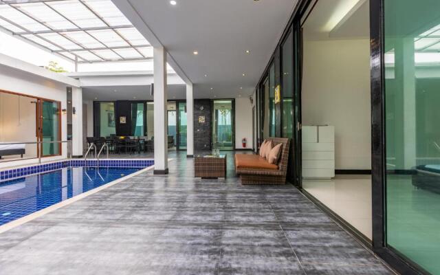 4 Bedroom Modern Pool Villa! (BL10)