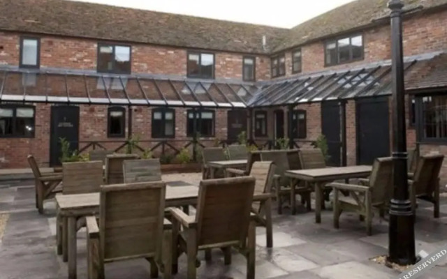 Crown And Horns Inn