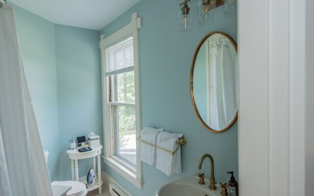 LimeRock Inn