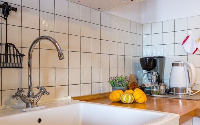 Honeymoon House Eufemia