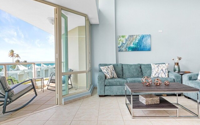 Ocean View Penthouse With Pool, Beachfront Complex 2 Bedroom Apts by Redawning