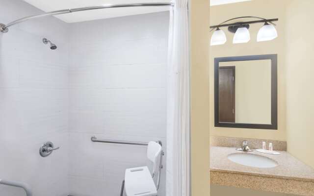 Super 8 by Wyndham Webster City IA