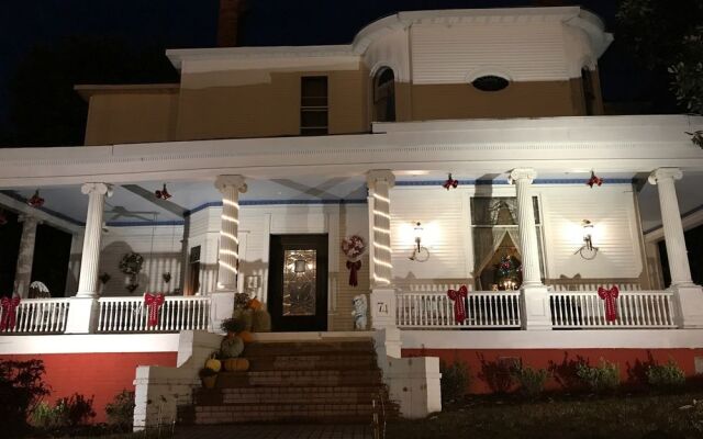The Simmons-Bond Inn