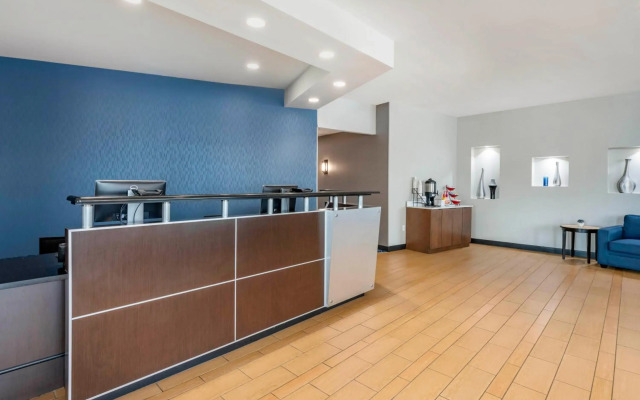 Cambria Hotel Minneapolis Maple Grove