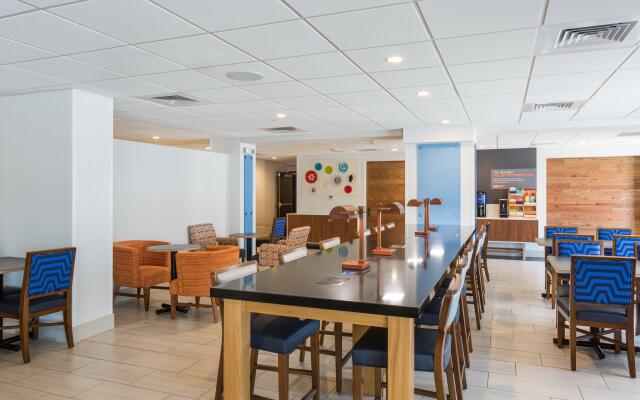 Holiday Inn Express Lorton, an IHG Hotel