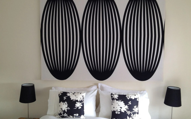 Arabella on West Apartments