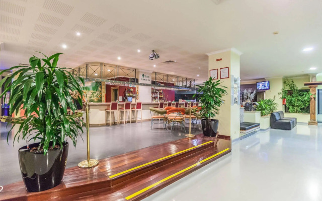 Santa Eulália Suite Hotel & SPA