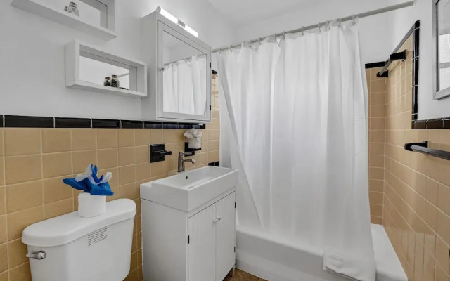 Lovely 1- Bedroom Rental Unit With Pool