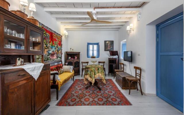 The Aegean blue country house Old Milos