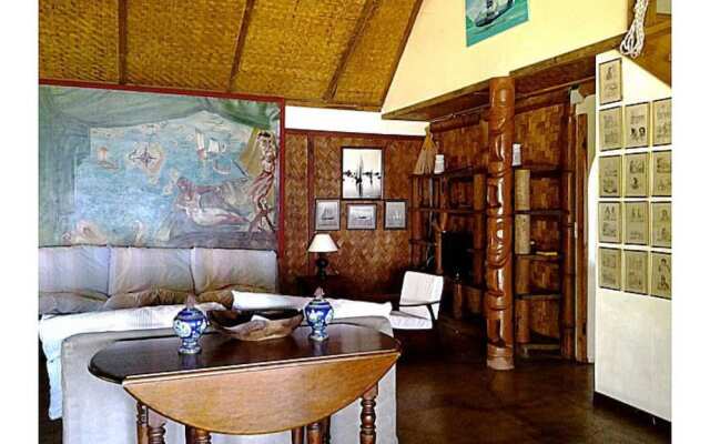 Fare Upu beach front cottage - Moorea