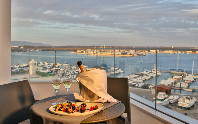 Jupiter Marina Hotel - Couples & Spa