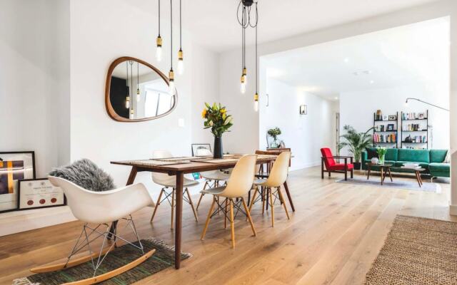 3 Bedroom Warehouse-style Apartment in Balham