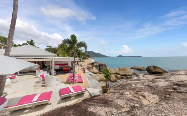 The Dinky Rock, Lounge Beach Club & Spa Hotel