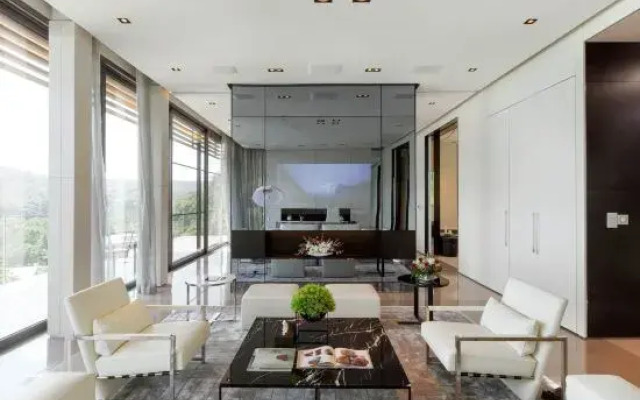 Cliff Top Residence
