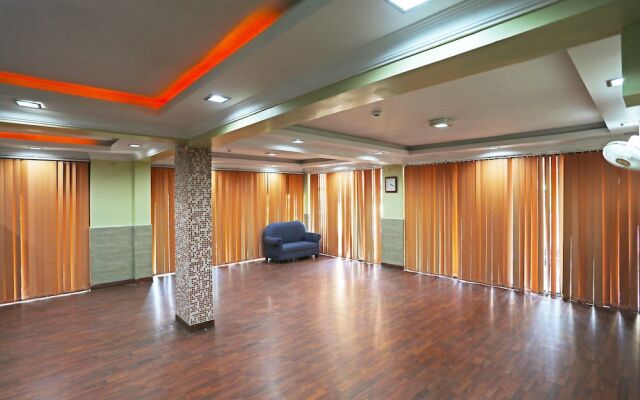 OYO 15258 Hotel Arya International