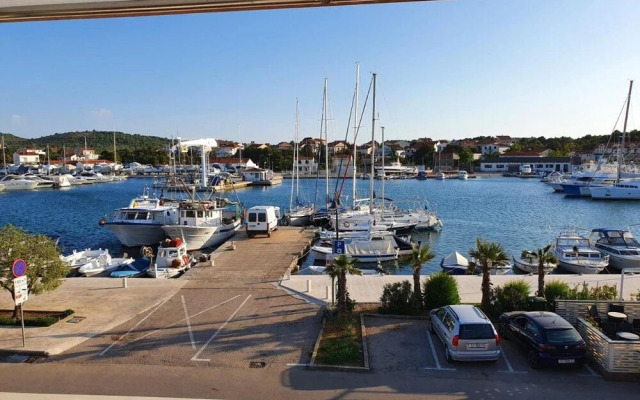 Mar - 10 m From sea - A1