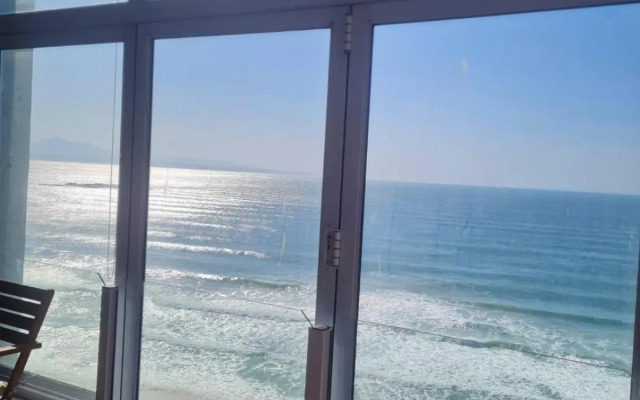 Point Village Accommodation - Ocean Two 42