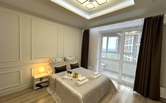 4 Сезона на бульваре Давлеткильдеева 18