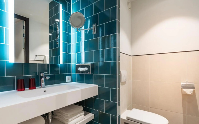 Holiday Inn - the niu, Fender Amsterdam by IHG