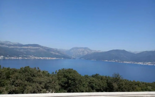 Tivat Relax With Stunning Sea & Mountain Views