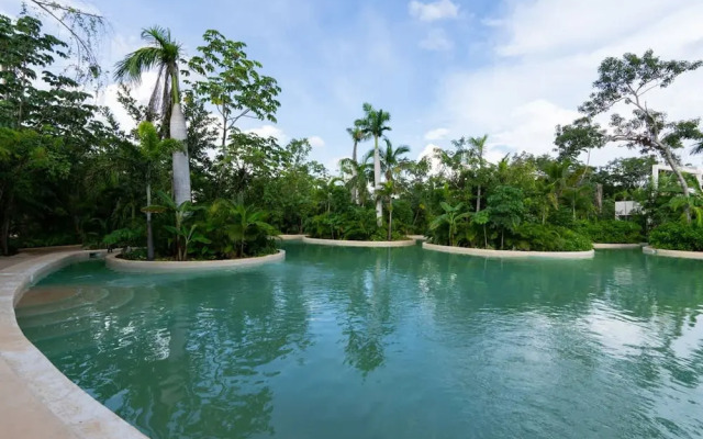 Luxury Penthouse w Private Pool Stunning Views