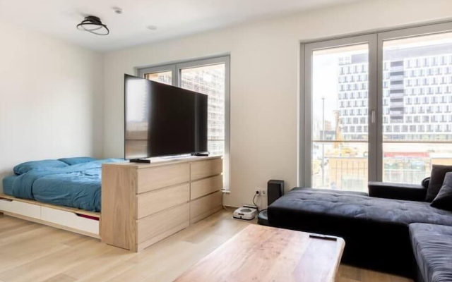 Modern Studio PwC Deloitte in Cloche dOr