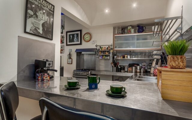 Light And Comfortable Hammersmith Home Ssq