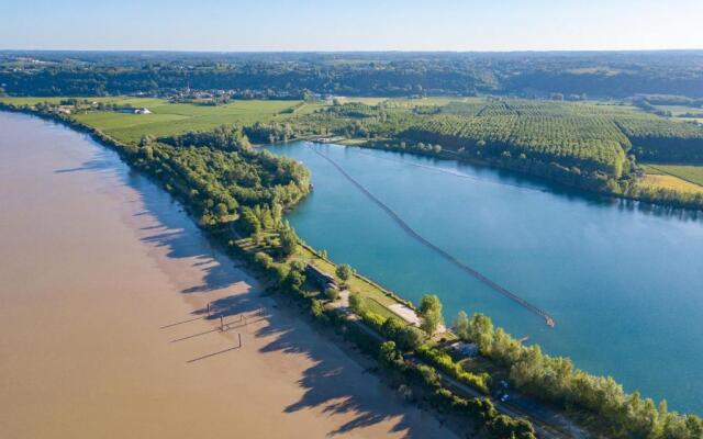 Au Bord de L'eau - Grande Maison - Baurech Insolite