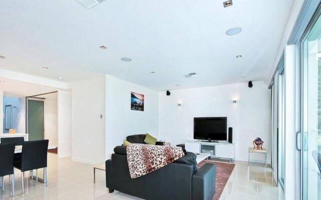 Breeze Apartments