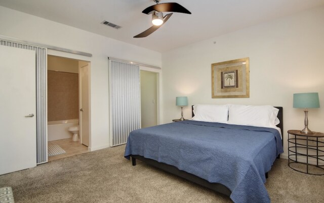 StayLo Luxury 2 Bedroom Apartment