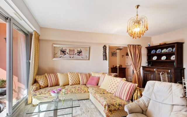 Aesthetic Apartment in Nice With Swimming Pool