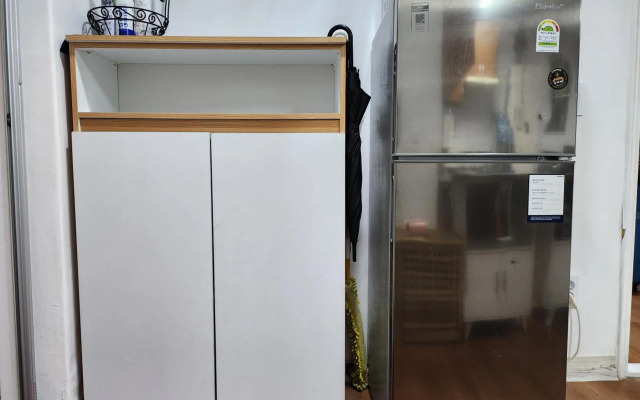 Newly renovated spacious 2 bedroom unit in HBC