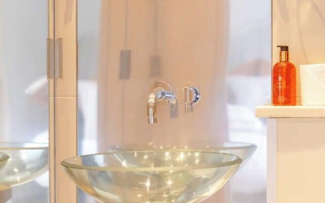 Stylish 1BD Flat 5 Mins to Harrods- Knightsbridge