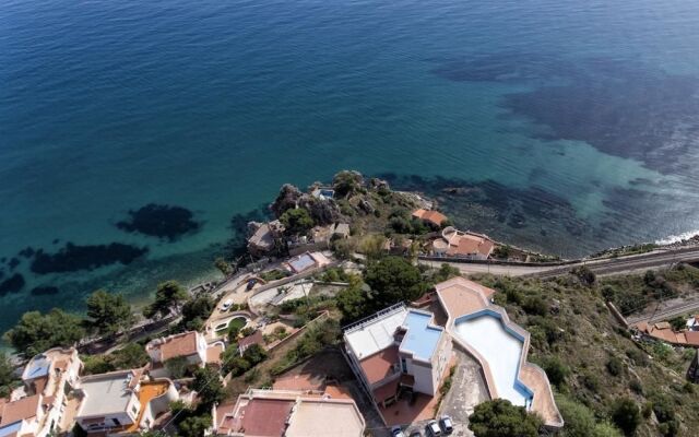 House Terrace on the sea