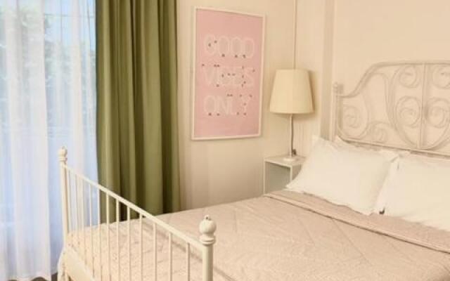 Seaside comfy apartment/ Palaio Faliro