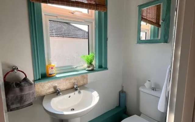 Apartmentsleeps2-seaside Escape--wifi-parking
